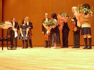20110217charityconcert01_400.jpg